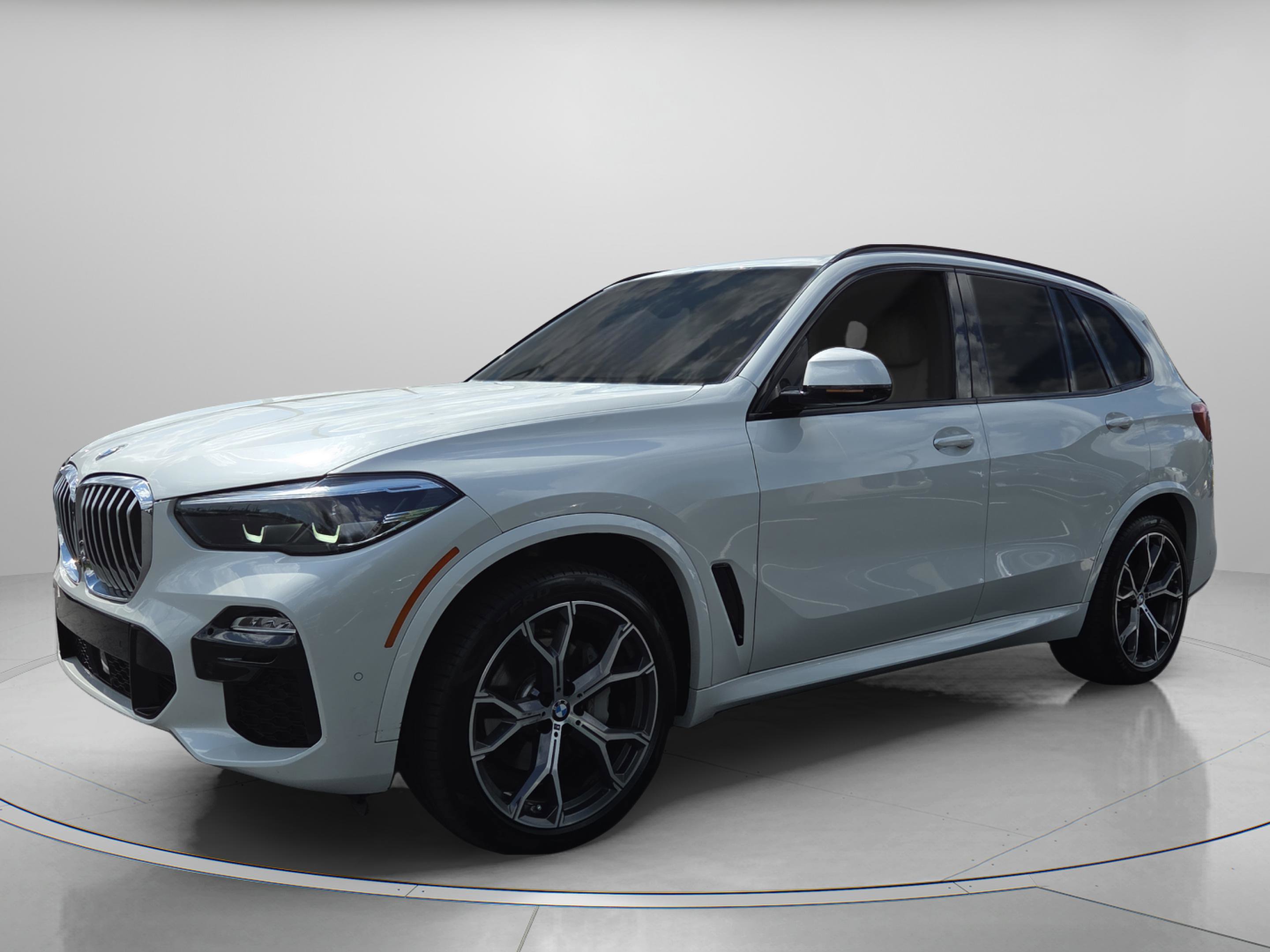 Used 2021 BMW X5 xDrive40i w/ M Sport Package image 2