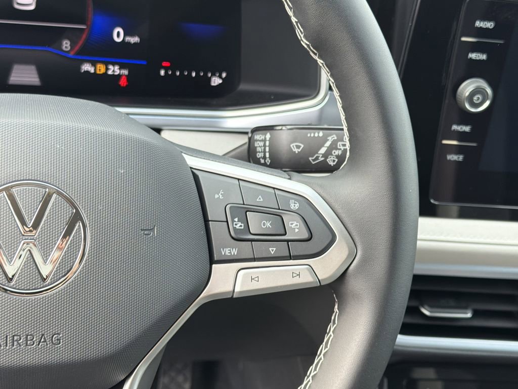New 2026 Volkswagen Taos SE FWD image 25