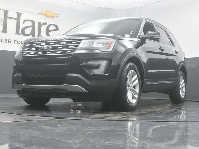 Used 2017 Ford Explorer XLT FWD image 4