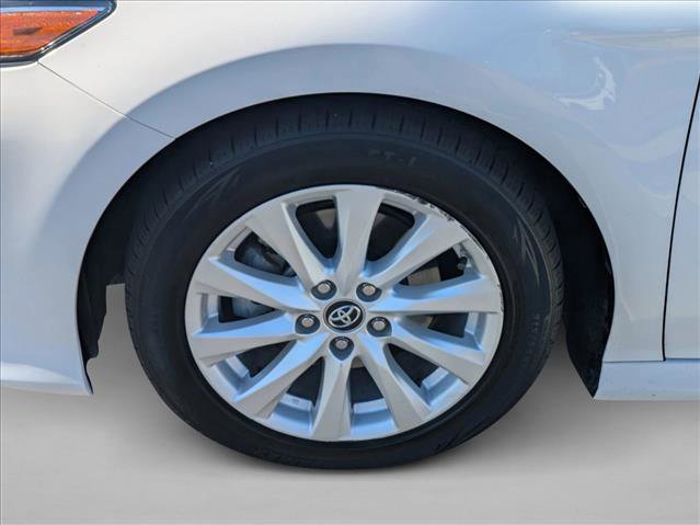Used 2019 Toyota Camry LE image 10