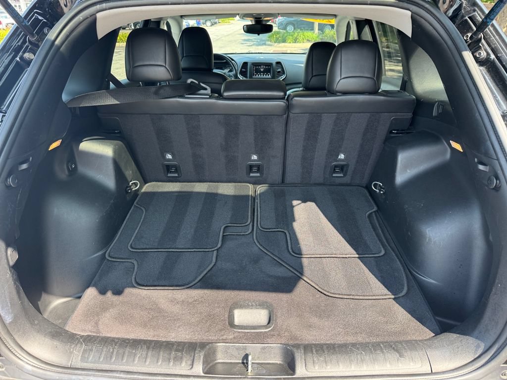 Used 2021 Jeep Cherokee Latitude Lux AWD/4WD image 16