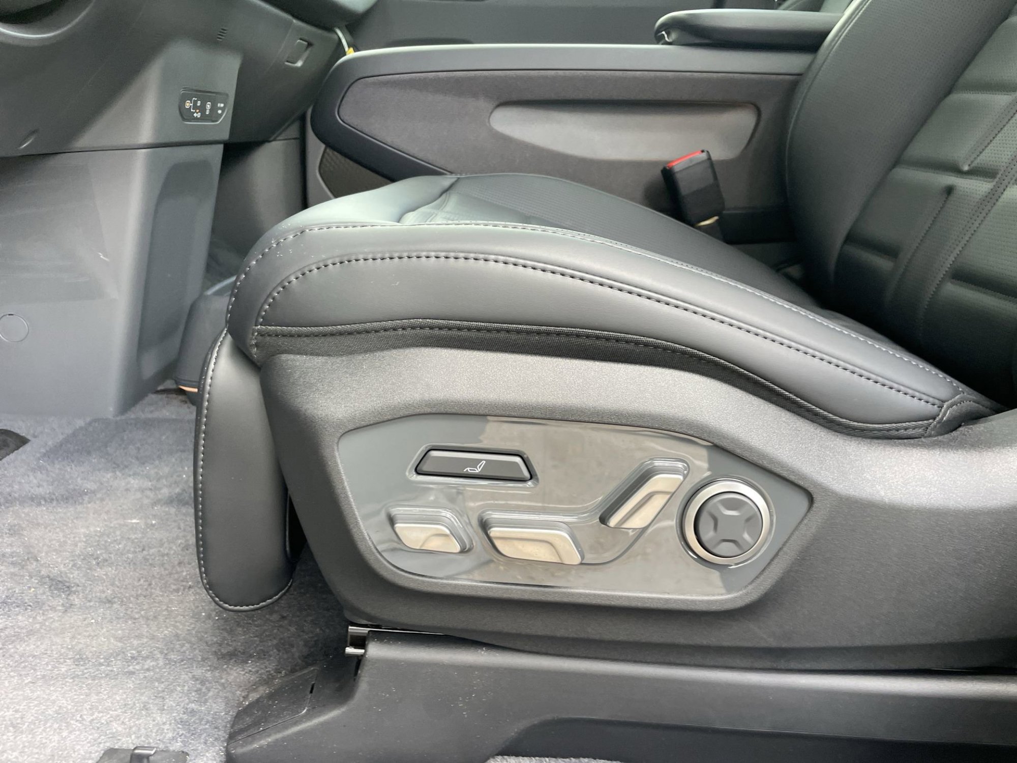 New 2026 Kia EV9 Land w/ Nightfall Edition Package AWD/4WD image 19