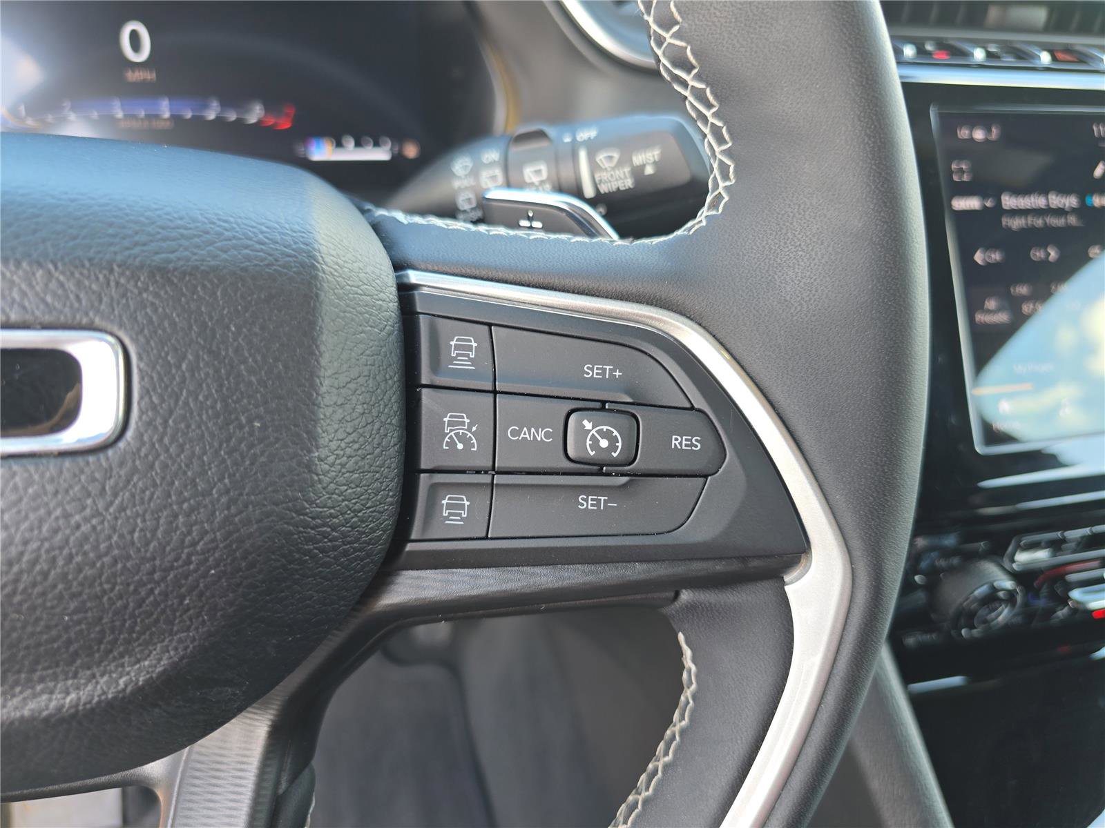 Used 2023 Jeep Grand Cherokee Altitude image 26