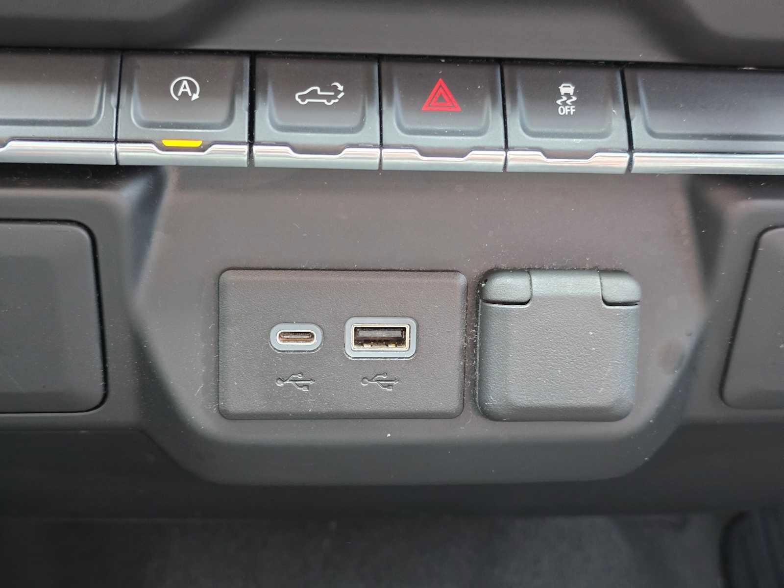 Used 2022 Chevrolet Silverado 1500 Custom AWD/4WD image 34