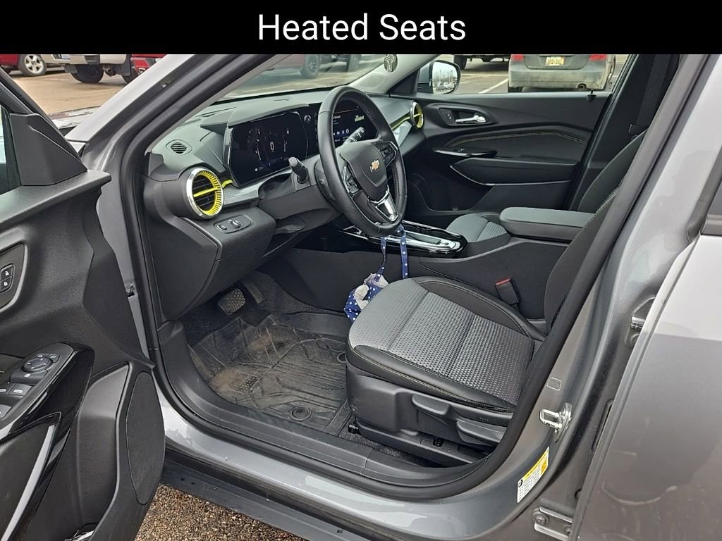 Used 2024 Chevrolet Trax LT w/ Sunroof Package image 10