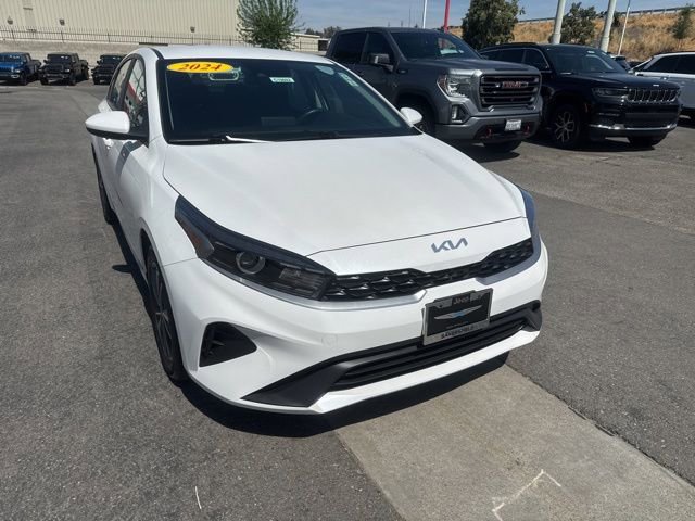 Used 2024 Kia Forte LXS image 8
