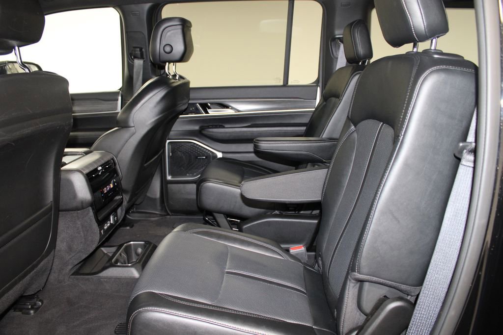 Used 2024 Jeep Wagoneer Series II AWD/4WD image 23
