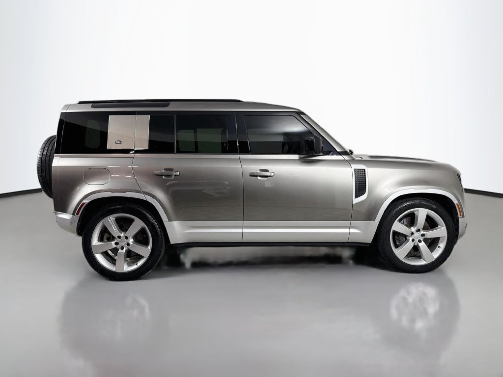 Certified 2023 Land Rover Defender 110 S AWD/4WD image 4