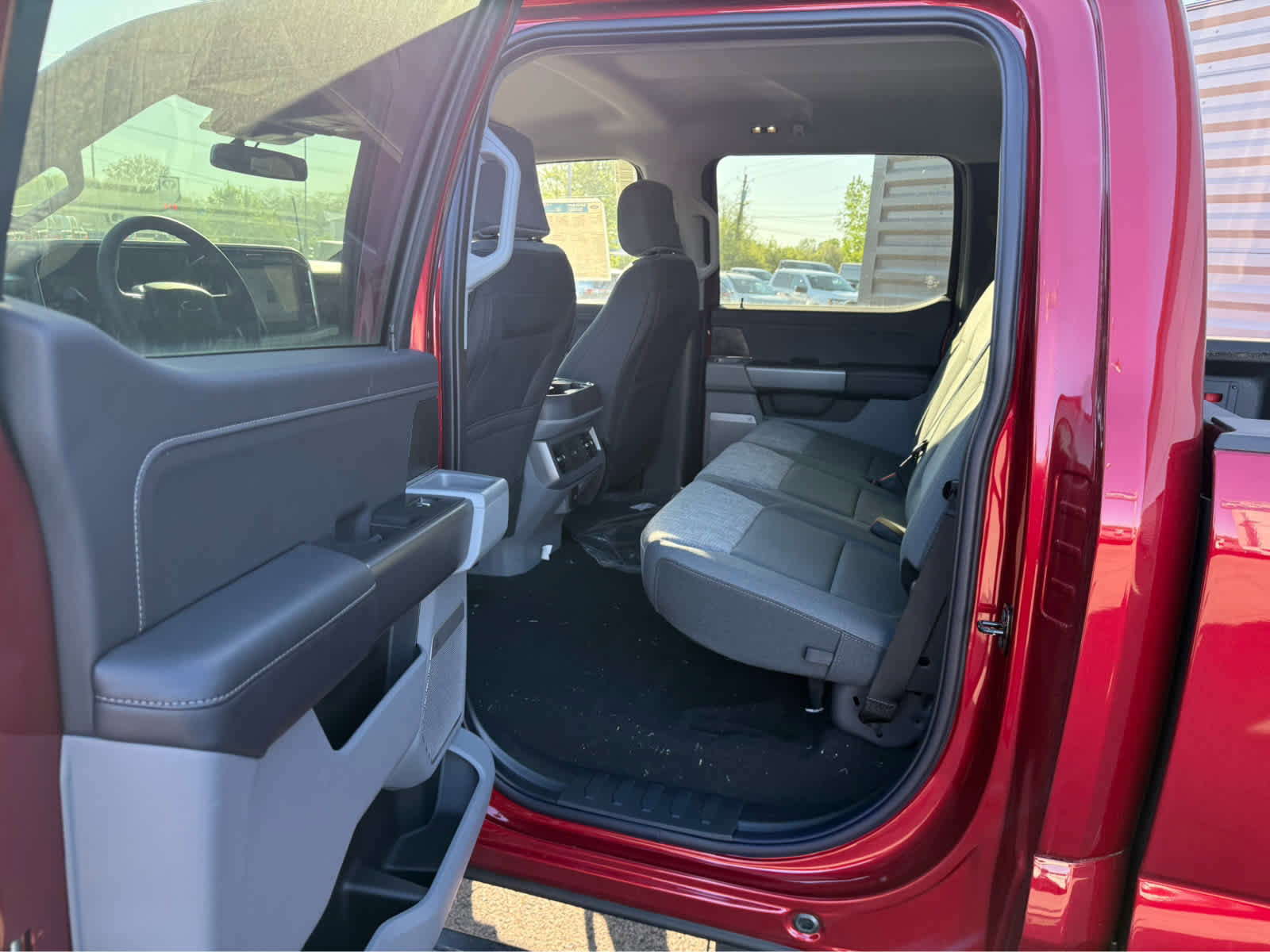 New 2025 Ford F350 XLT w/ Black Appearance Package image 22