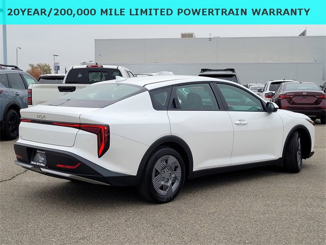 New 2025 Kia K4 LX image 4