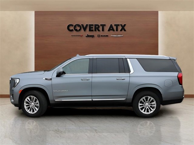 Used 2022 GMC Yukon XL SLT w/ SLT Luxury Package image 2