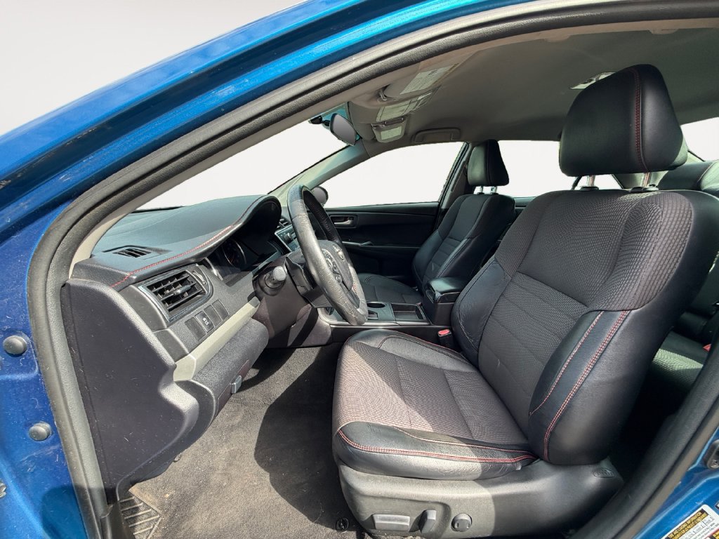 Used 2017 Toyota Camry SE FWD image 11