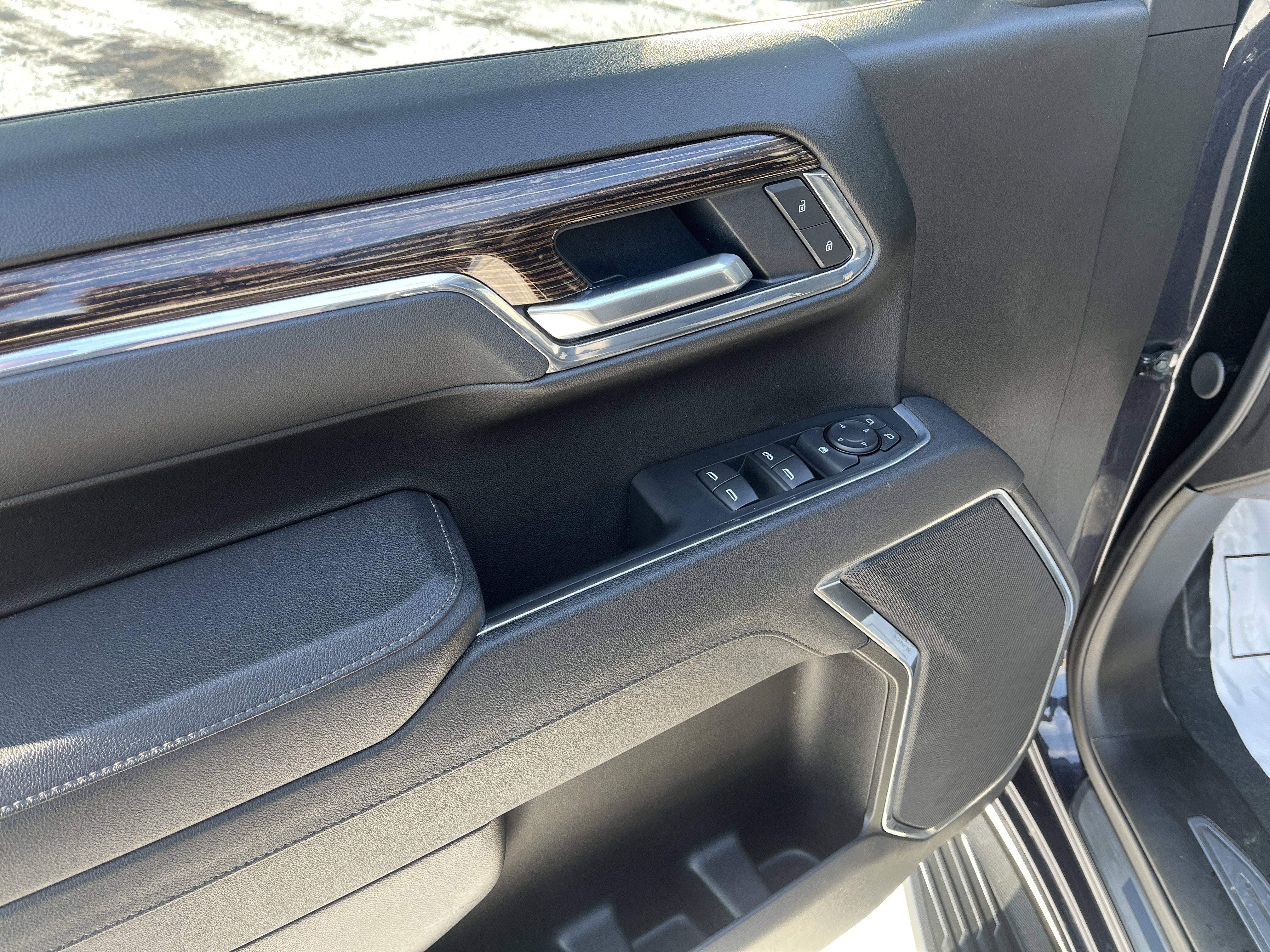 Used 2025 GMC Sierra 1500 Elevation w/ X31 Off-Road Package image 12