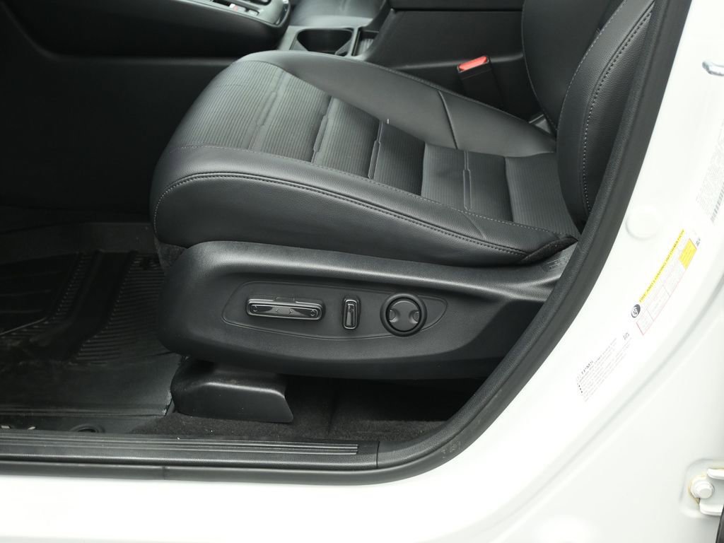 Used 2024 Honda CR-V EX-L image 10