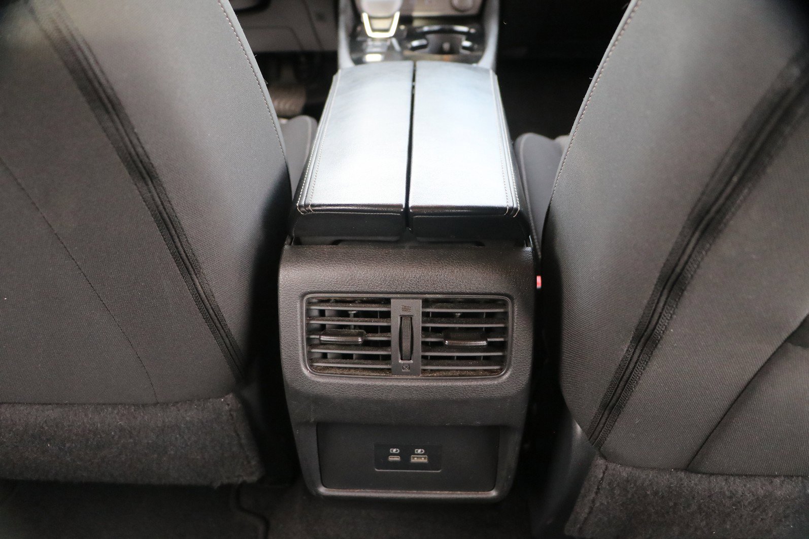 Used 2023 Nissan Rogue SV image 31