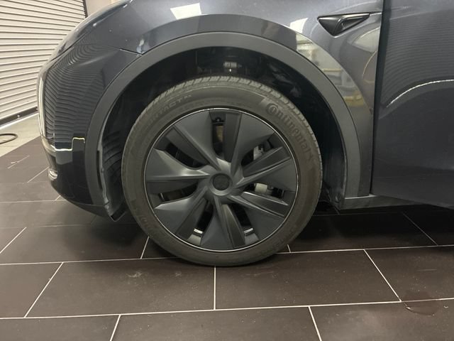 Used 2024 Tesla Model Y Long Range RWD image 30