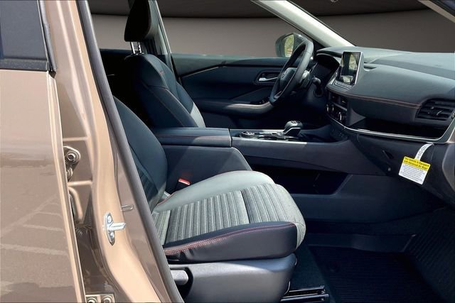 New 2026 Nissan Rogue SV AWD/4WD image 11