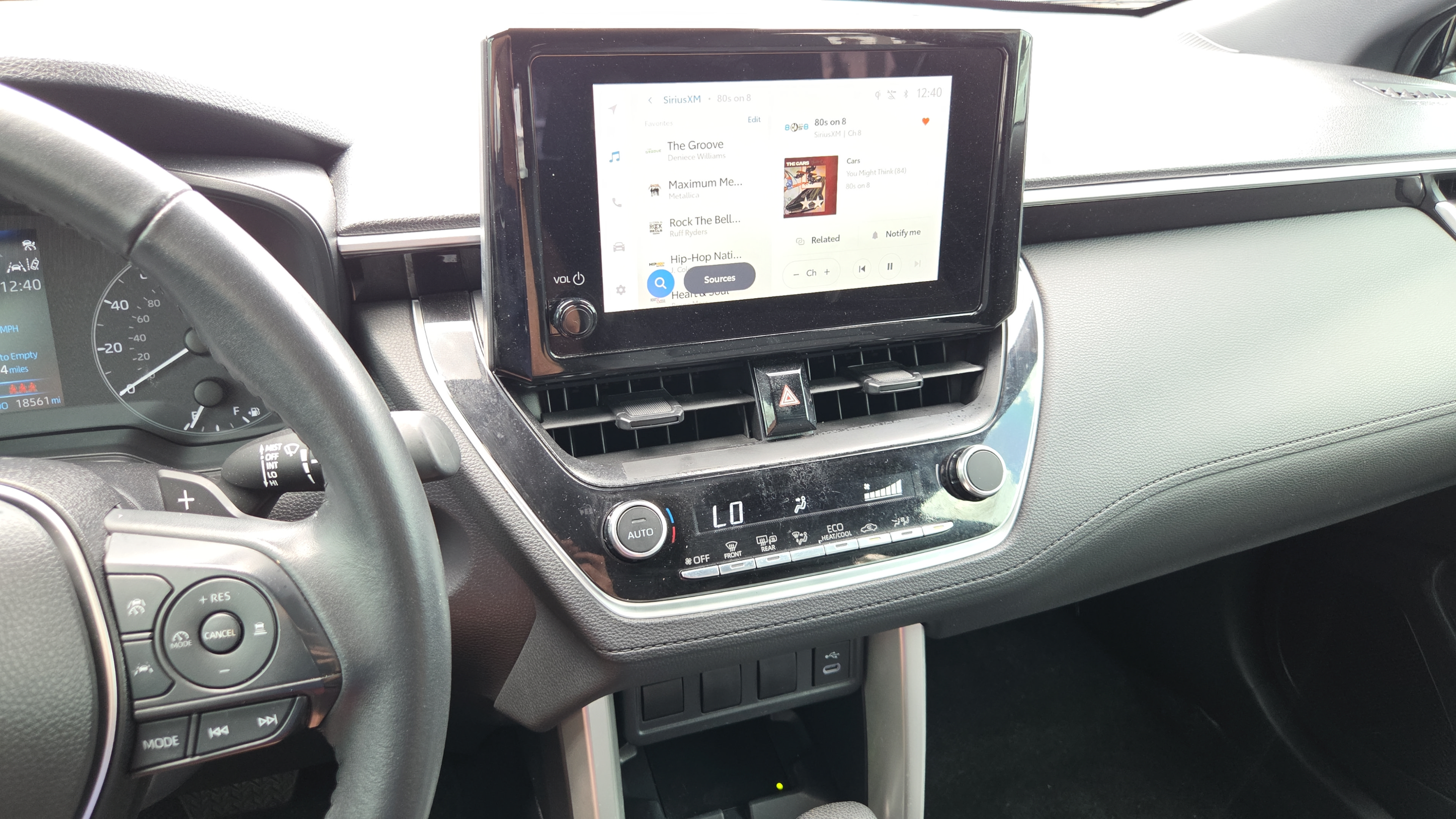 Used 2024 Toyota Corolla Cross AWD Hybrid image 17