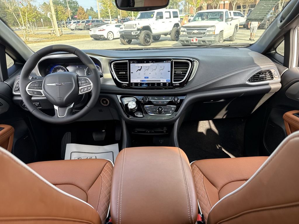 New 2026 Chrysler Pacifica Pinnacle image 28