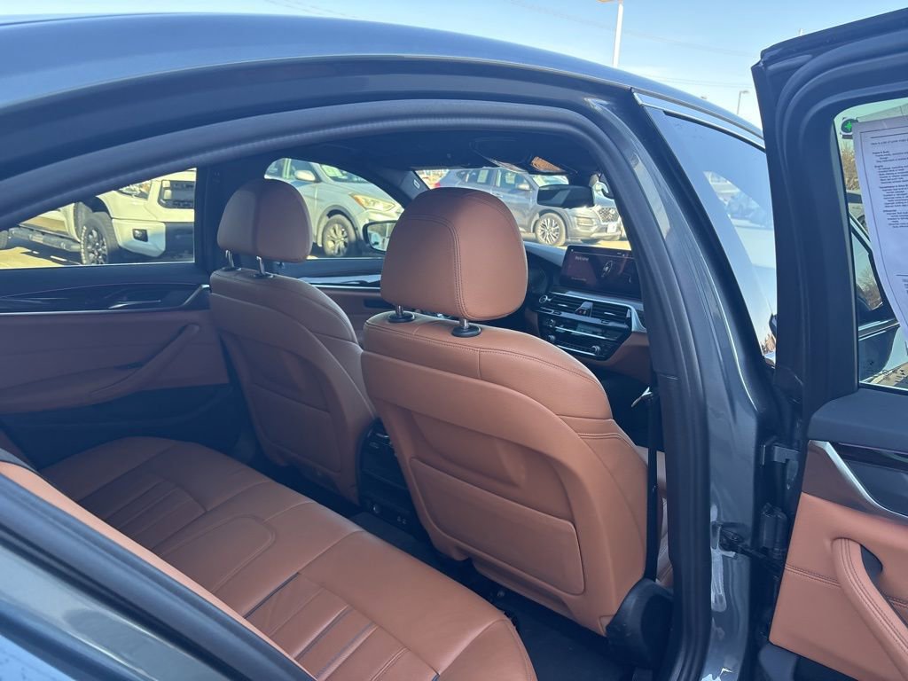 Used 2022 BMW 540i xDrive image 33