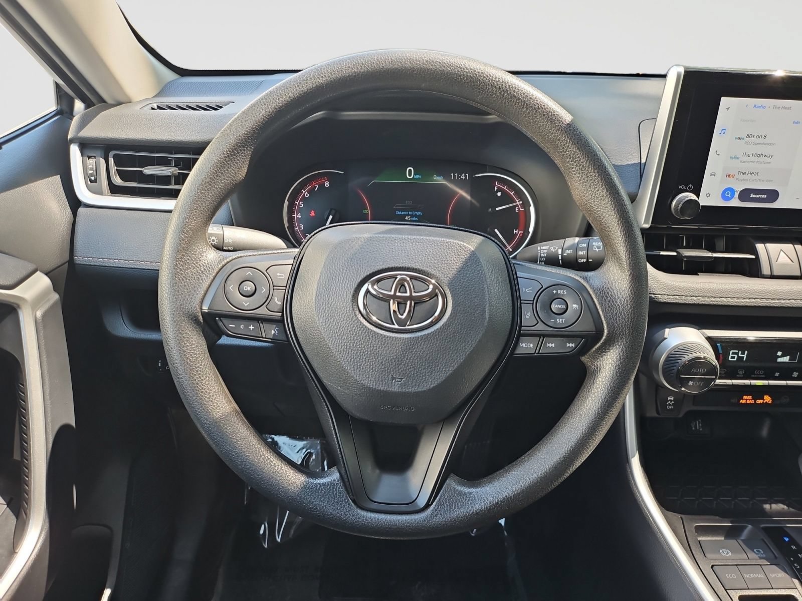 Used 2025 Toyota RAV4 XLE FWD image 44