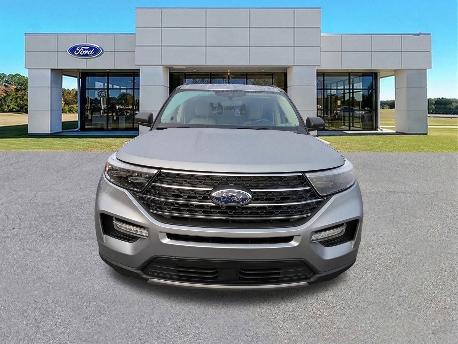 Certified 2023 Ford Explorer XLT w/ Equipment Group 202A image 9