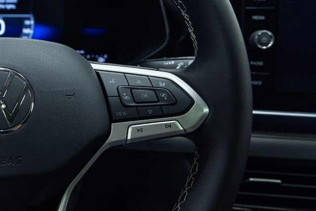 Used 2024 Volkswagen Taos SE image 16