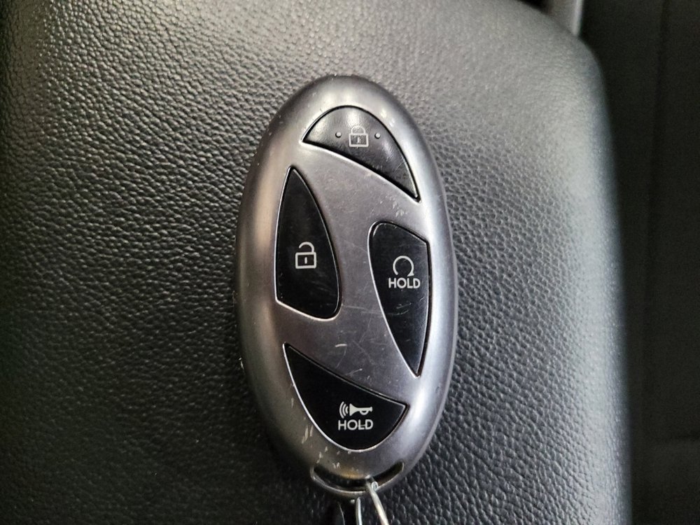 Used 2025 Hyundai Elantra SEL FWD image 32