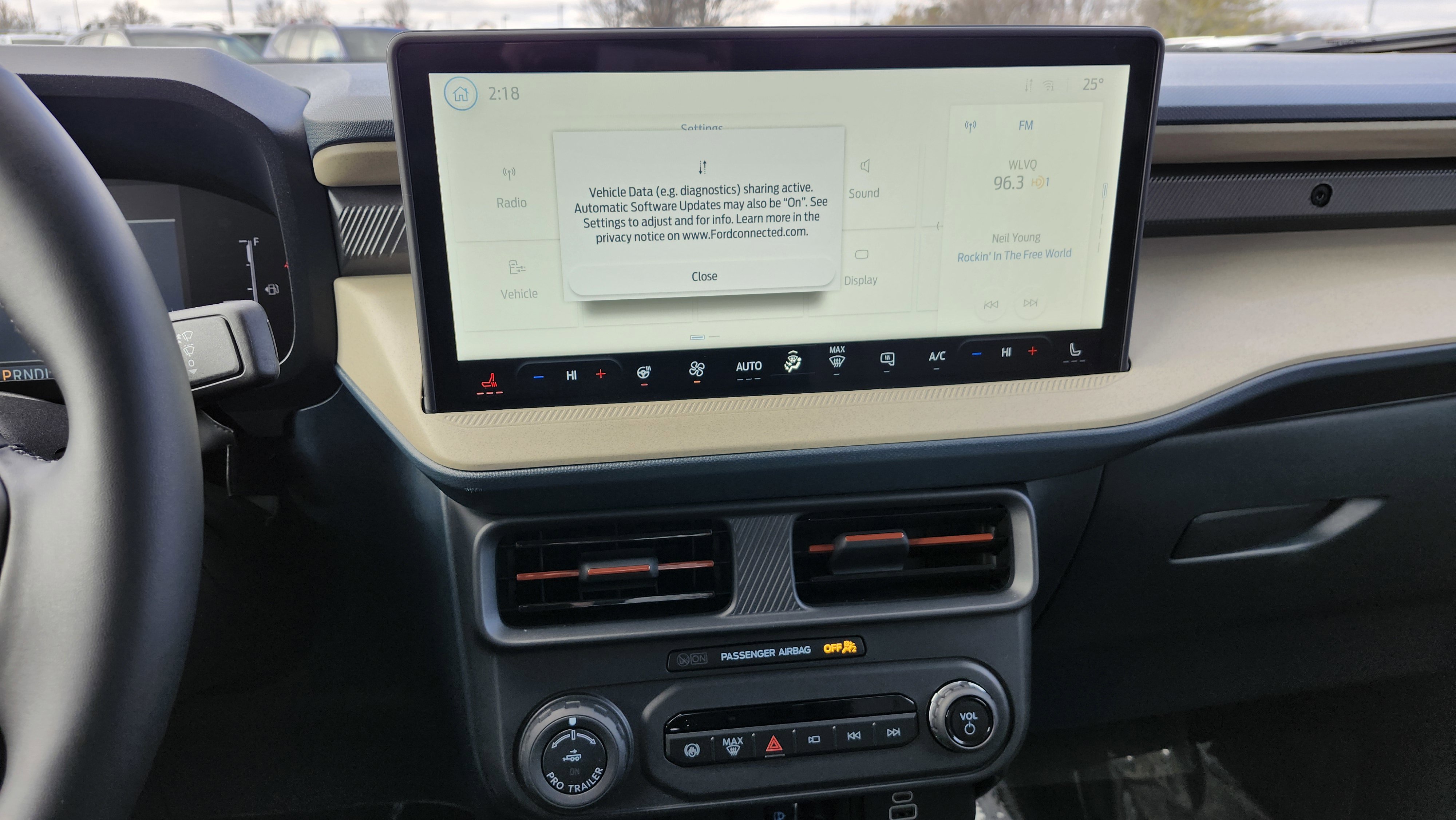 Used 2025 Ford Maverick Lariat w/ 4K Tow Package image 29