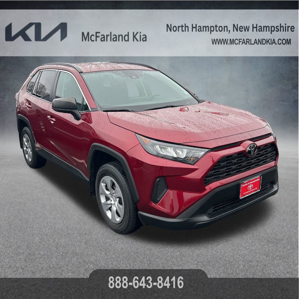 Used 2021 Toyota RAV4 LE image 4