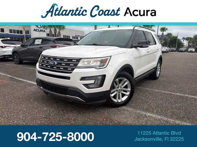 Used 2017 Ford Explorer XLT FWD image 1