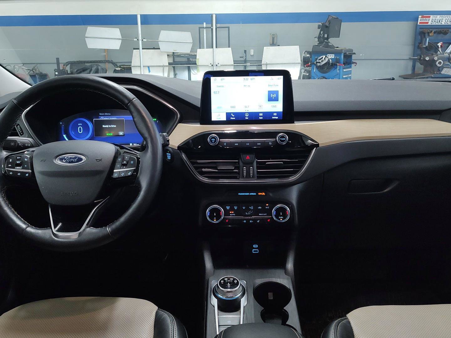 Used 2022 Ford Escape Titanium w/ Titanium Elite Package AWD/4WD image 20