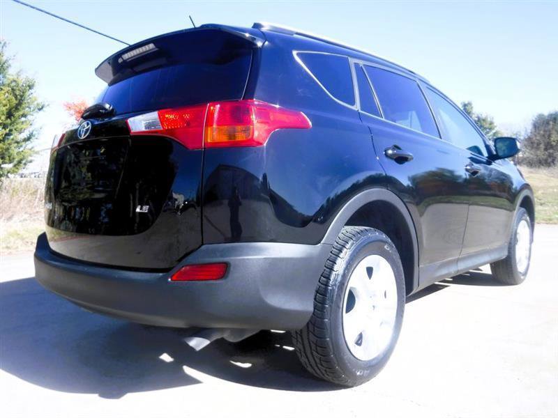 Used 2015 Toyota RAV4 LE FWD image 7