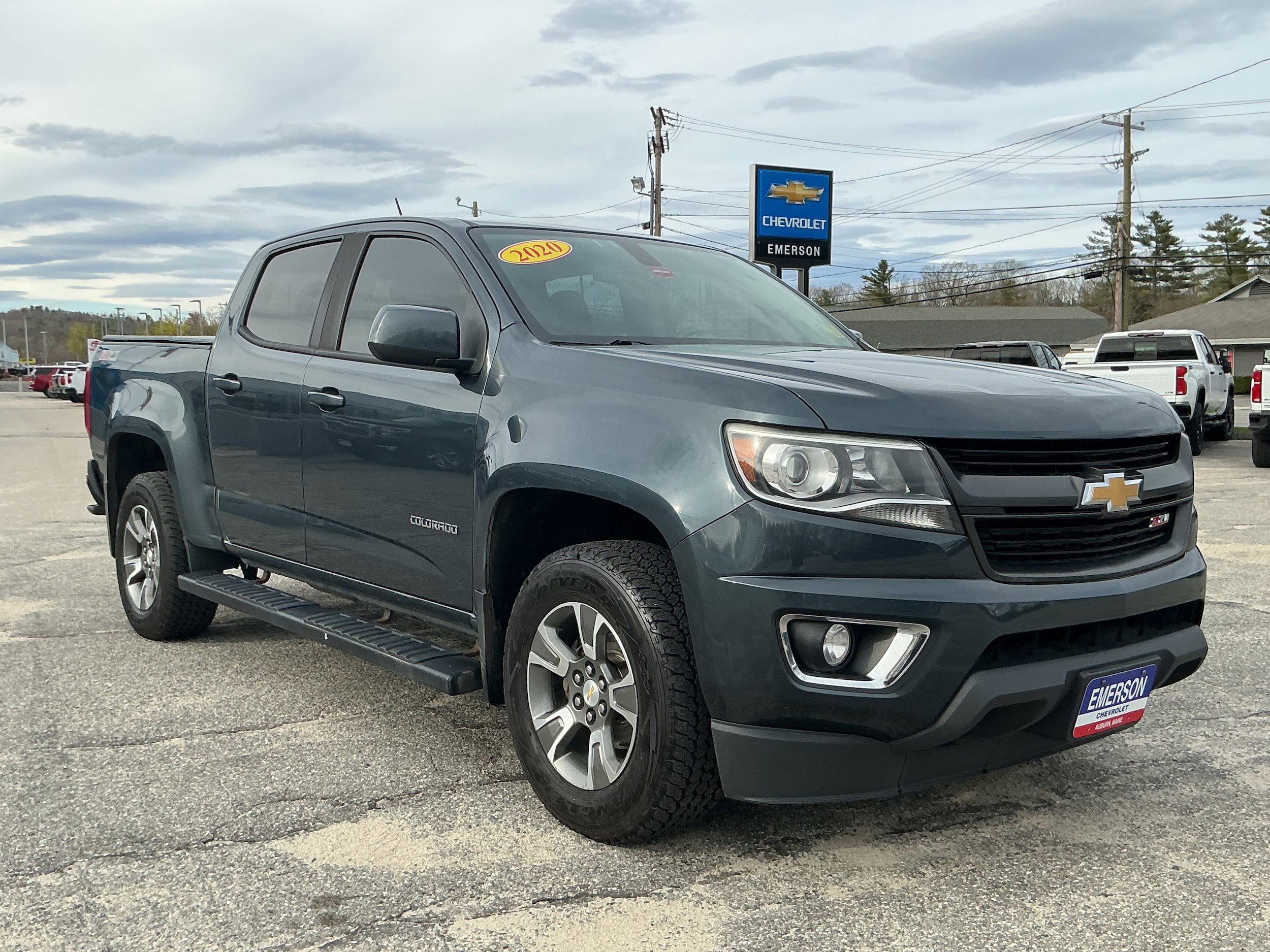 Used 2020 Chevrolet Colorado Z71 w/ LPO, Premium Interior Package AWD/4WD image 2
