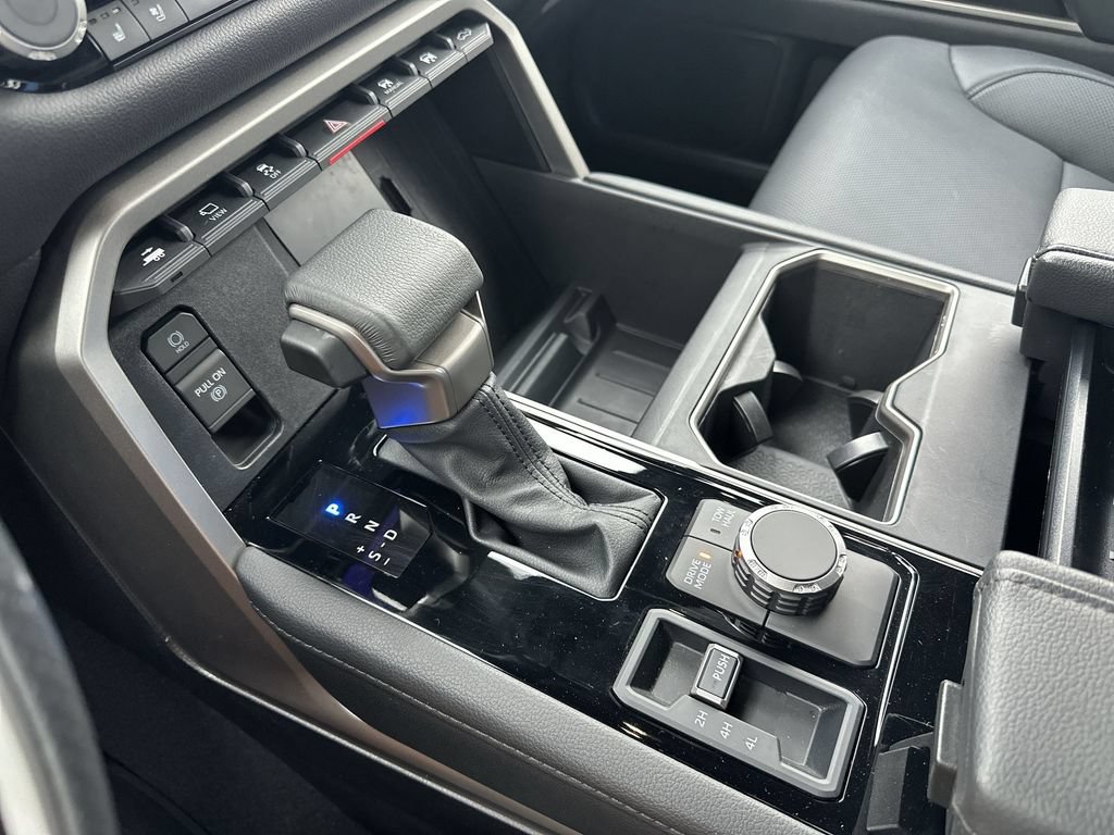 Used 2025 Toyota Tundra Limited AWD/4WD image 16