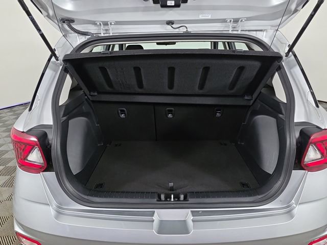 Used 2025 Hyundai Venue SEL image 40