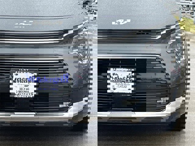 Used 2024 Kia Niro SX Touring image 8