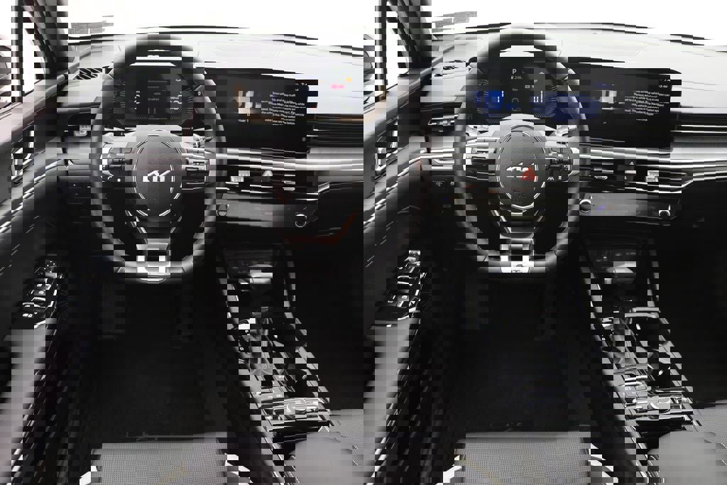 Used 2025 Kia K5 GT-Line image 13