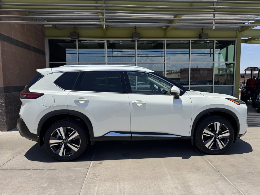 Used 2023 Nissan Rogue SL w/ SL Premium Package image 8