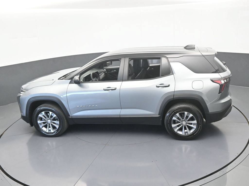 Used 2025 Chevrolet Equinox LT FWD image 42