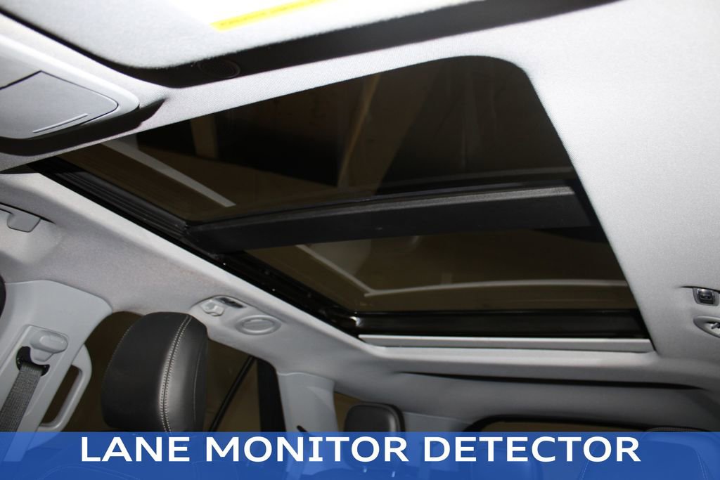 Certified 2022 Ford Explorer XLT w/ Equipment Group 202A image 4