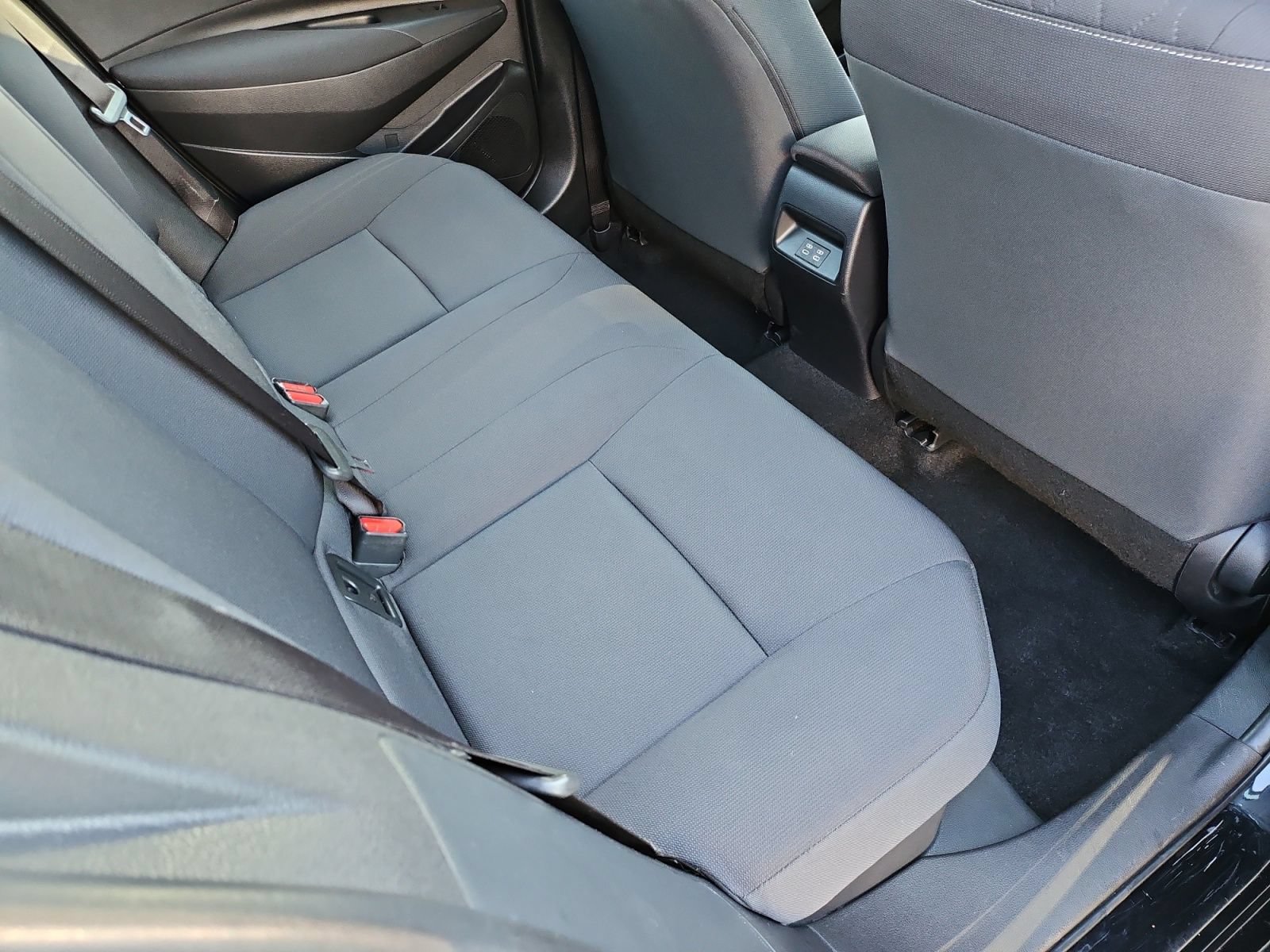Used 2023 Toyota Corolla LE FWD image 30