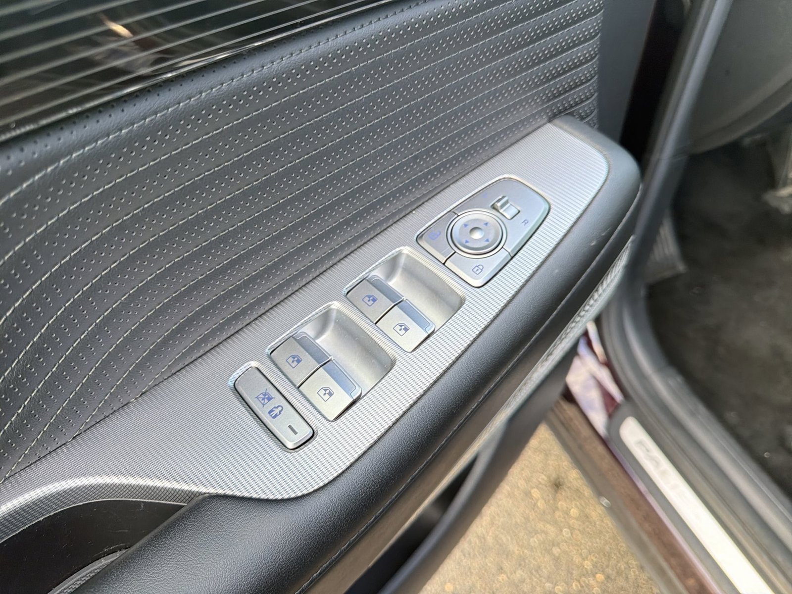 Used 2024 Hyundai Palisade Calligraphy FWD image 16