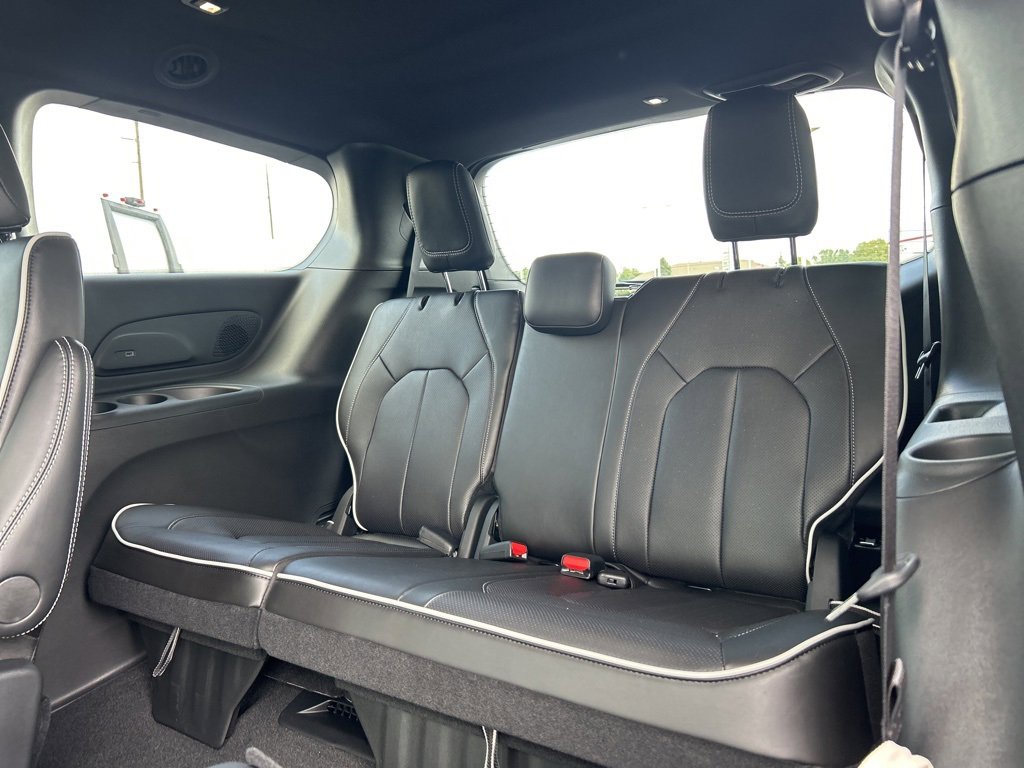 New 2026 Chrysler Pacifica Limited w/ S Appearance Package image 14