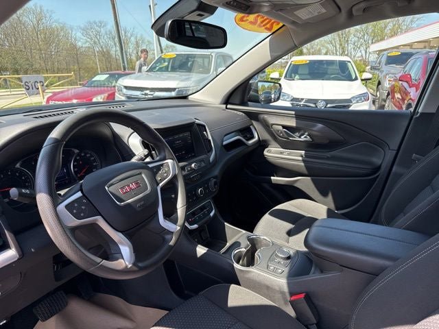 Used 2023 GMC Terrain SLE w/ Driver Convenience Package FWD image 10