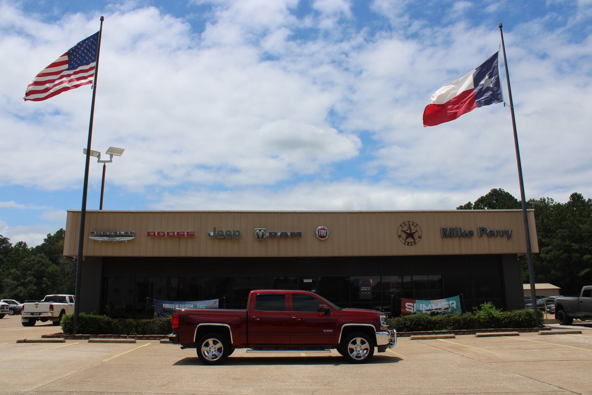 Used 2017 Chevrolet Silverado 1500 LT w/ Texas Edition RWD image 5
