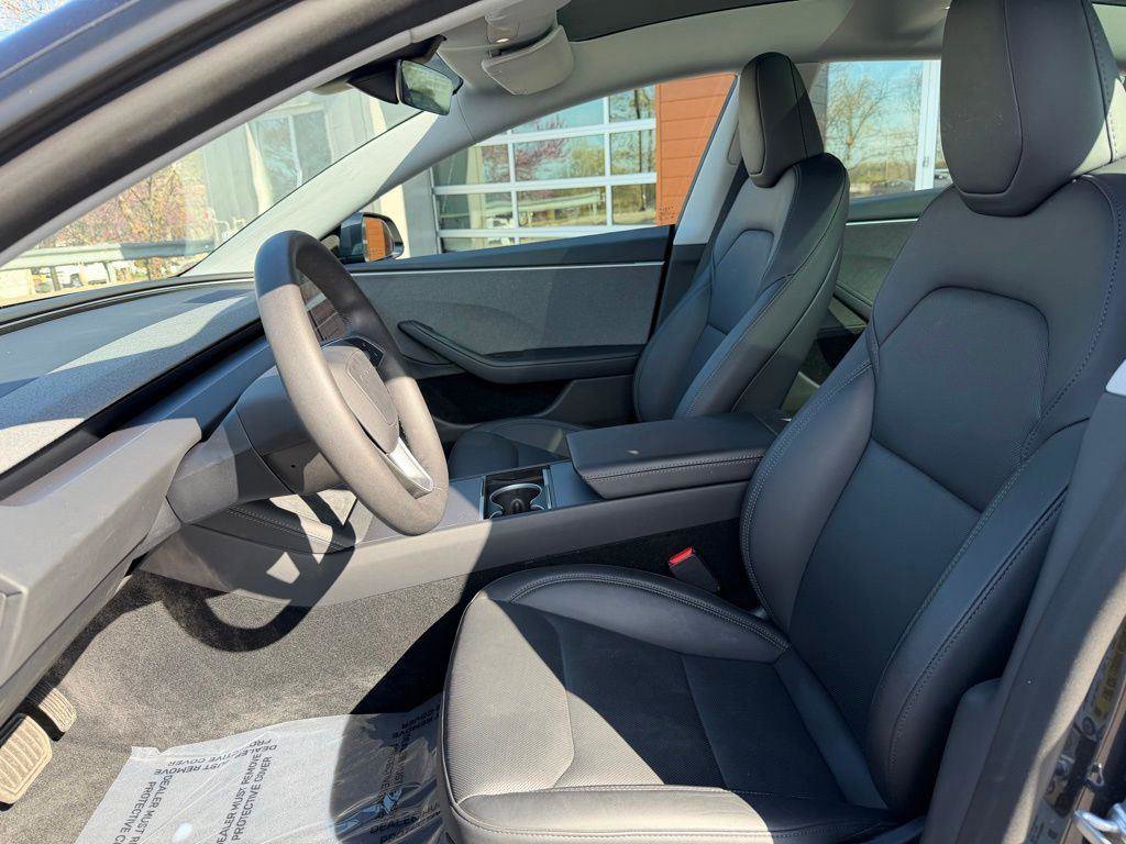 Used 2025 Tesla Model 3 Long Range image 11