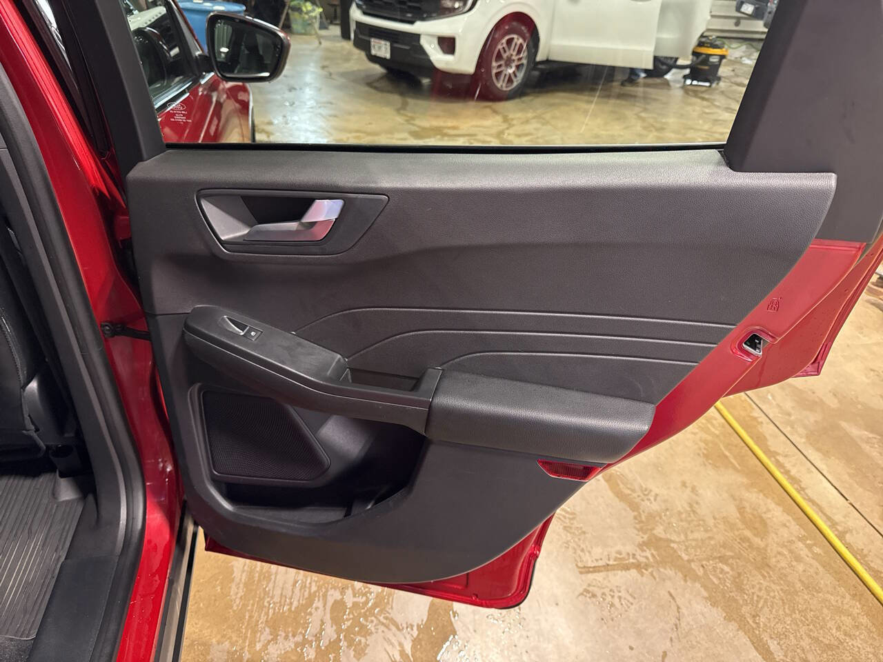 Certified 2024 Ford Escape Platinum image 18