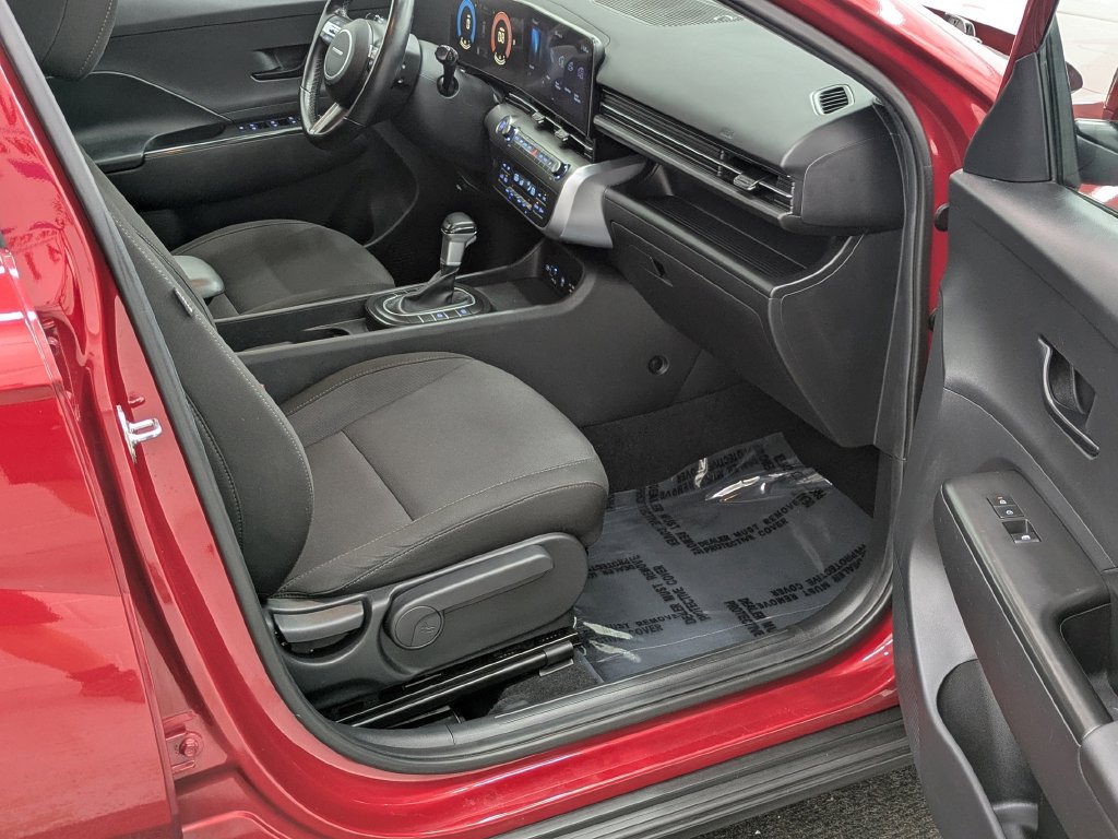 Used 2024 Hyundai Kona SEL AWD/4WD image 15