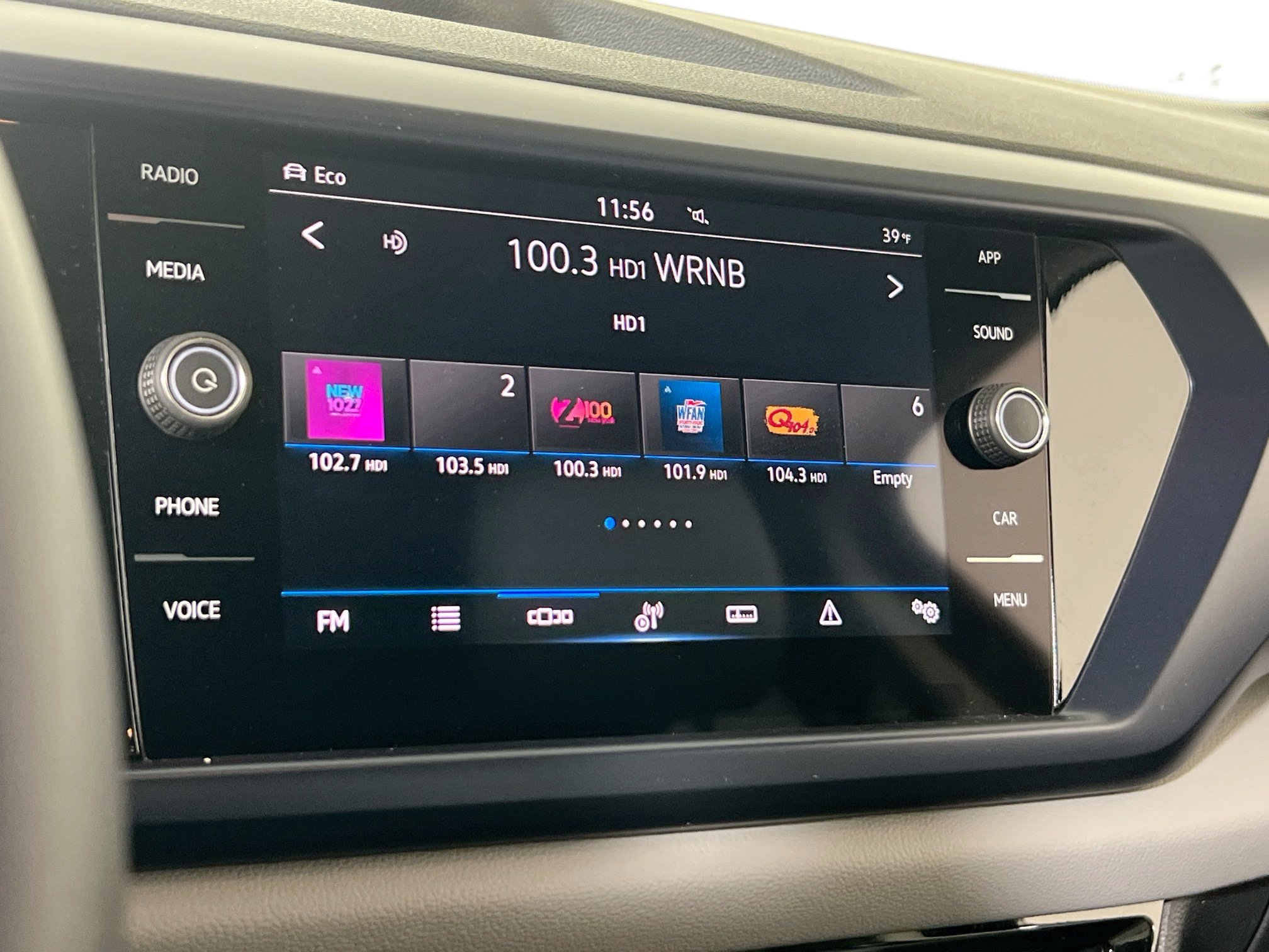 Used 2023 Volkswagen Taos SE AWD/4WD image 14